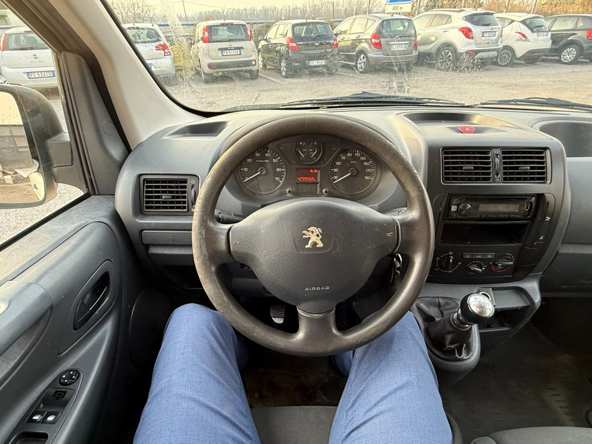 Peugeot Expert Furgone 2.0 HDi 125CV FAP PL-TA 12Q Furgone Vetrato (11)