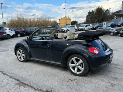 Volkswagen New Beetle Cabrio TDI 105CV (3)