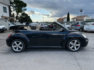 Volkswagen New Beetle Cabrio TDI 105CV (7)