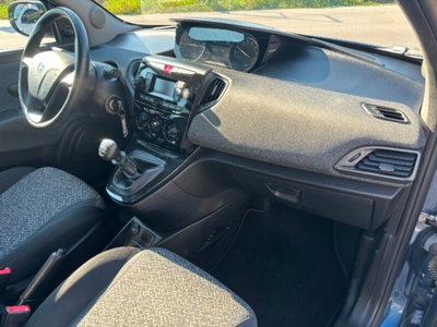 Lancia Ypsilon 1.0 FireFly 5 porte S&S Hybrid Silver Plus (14)