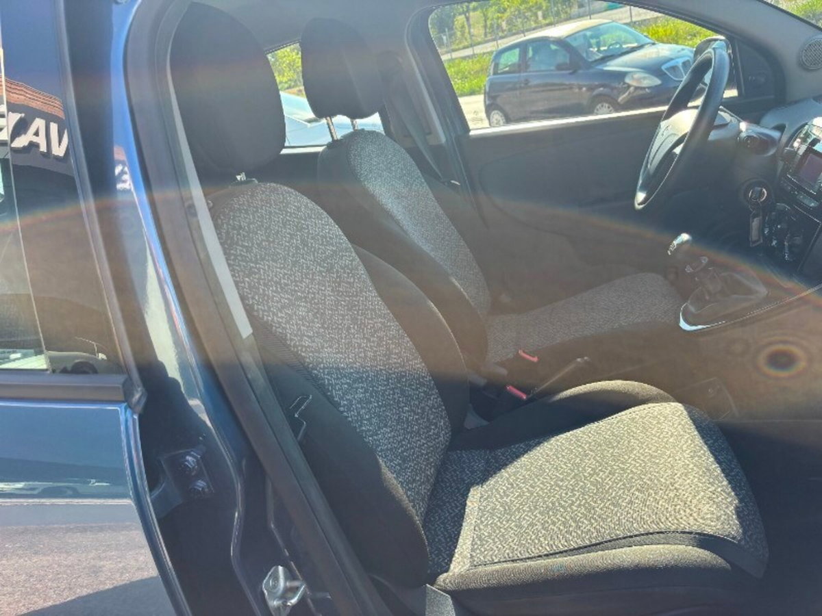 Lancia Ypsilon 1.0 FireFly 5 porte S&S Hybrid Silver Plus (16)