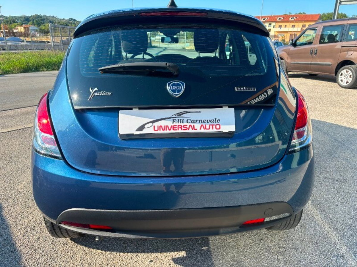 Lancia Ypsilon 1.0 FireFly 5 porte S&S Hybrid Silver Plus (5)