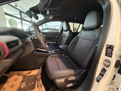 Jeep Avenger 1.2 turbo e-hybrid mhev Summit fwd 110cv edct6 (10)