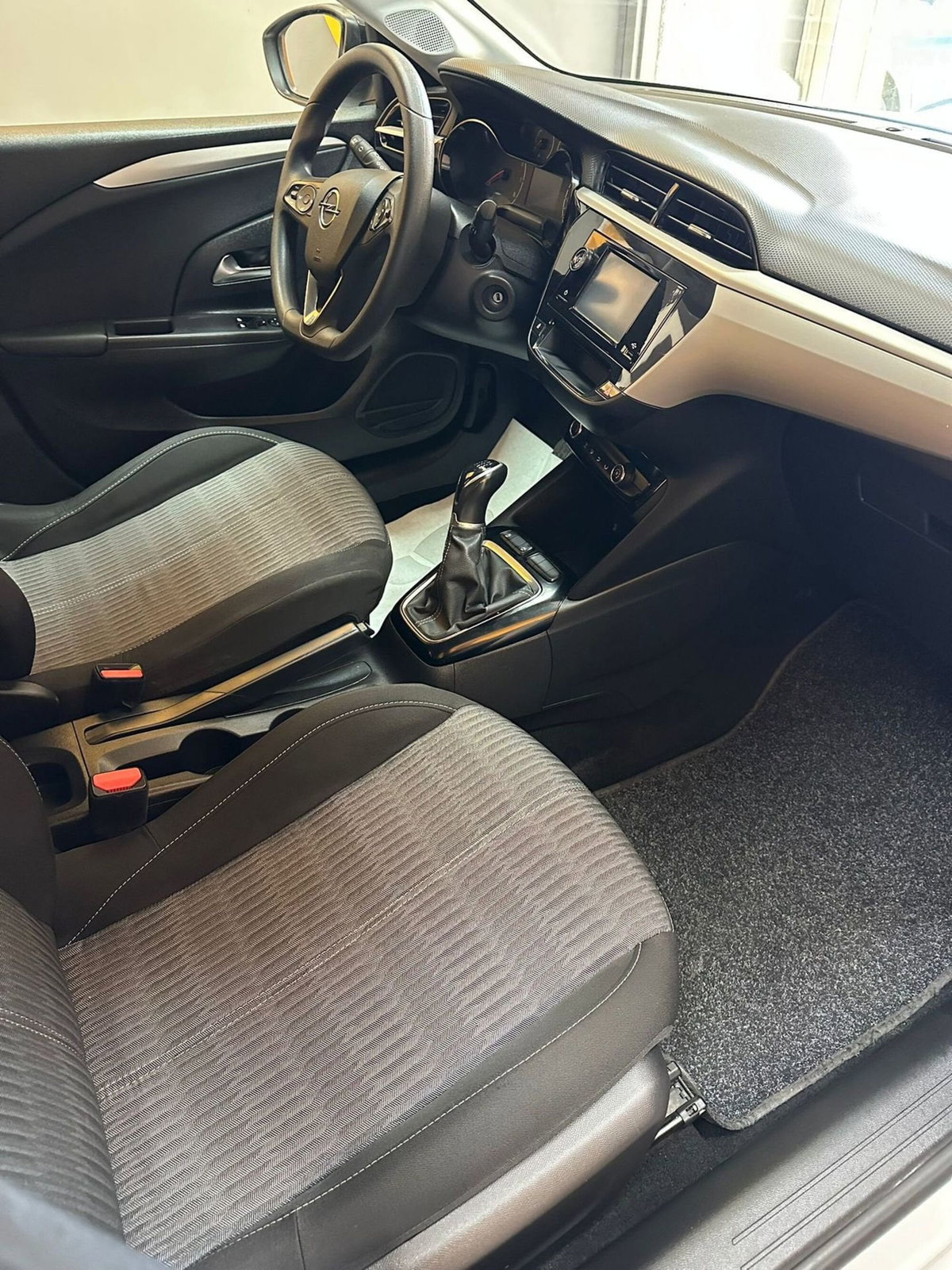 Opel Corsa 1.2 100 CV Edition (11)