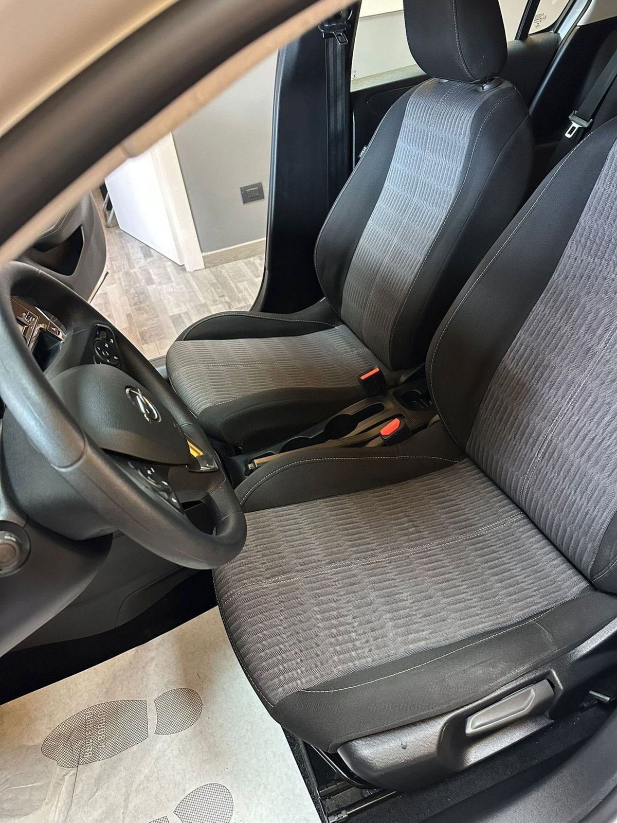 Opel Corsa 1.2 100 CV Edition (14)