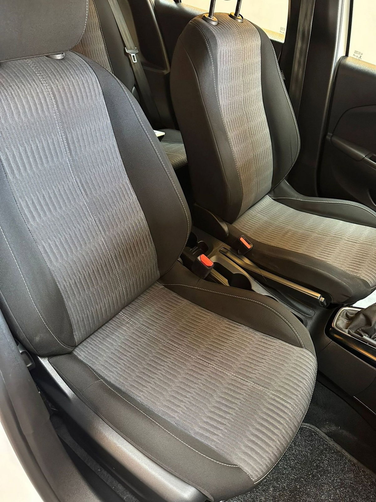 Opel Corsa 1.2 100 CV Edition (9)
