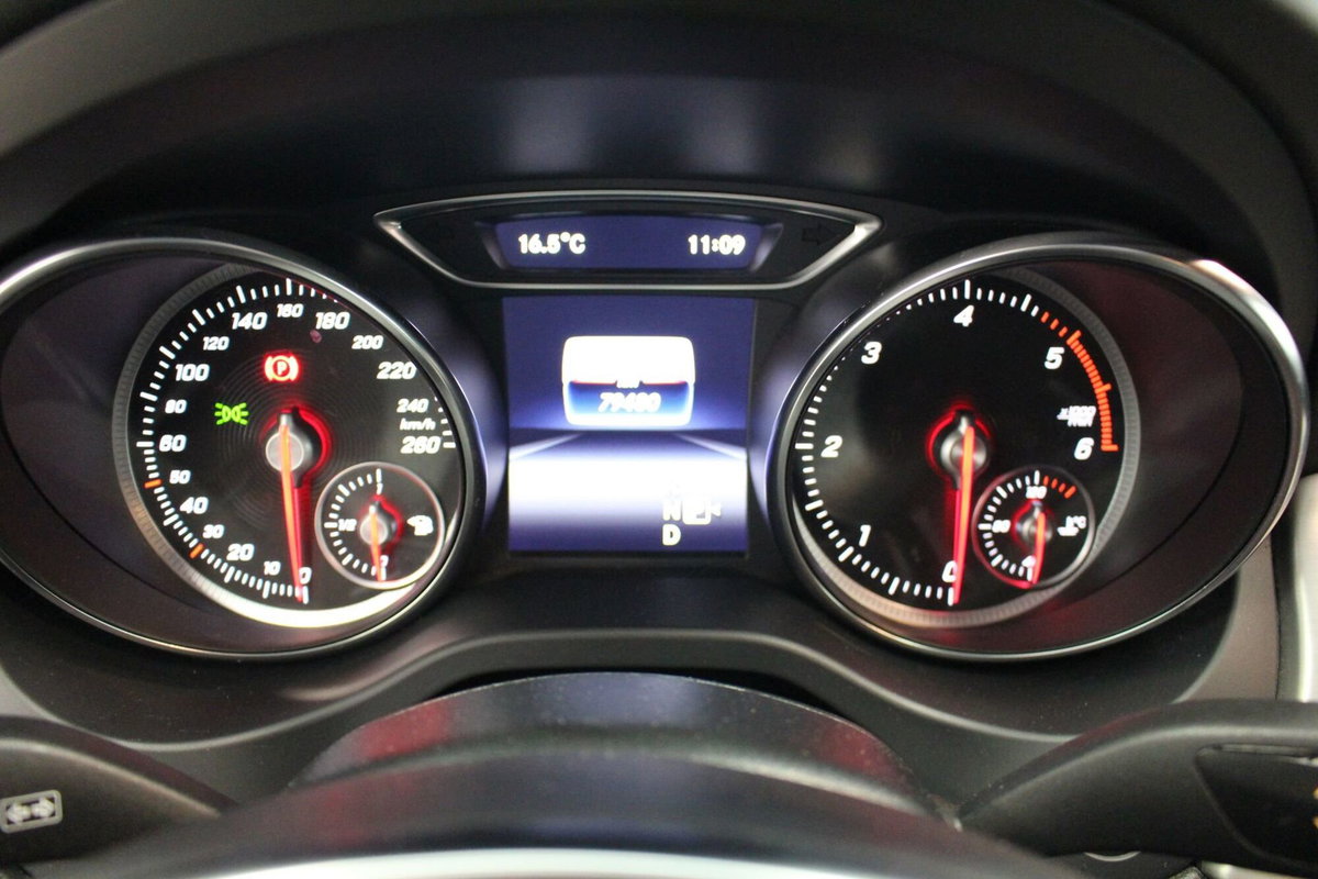Mercedes-Benz CLA Shooting Brake 200 d Automatic Shooting Brake Premium (10)