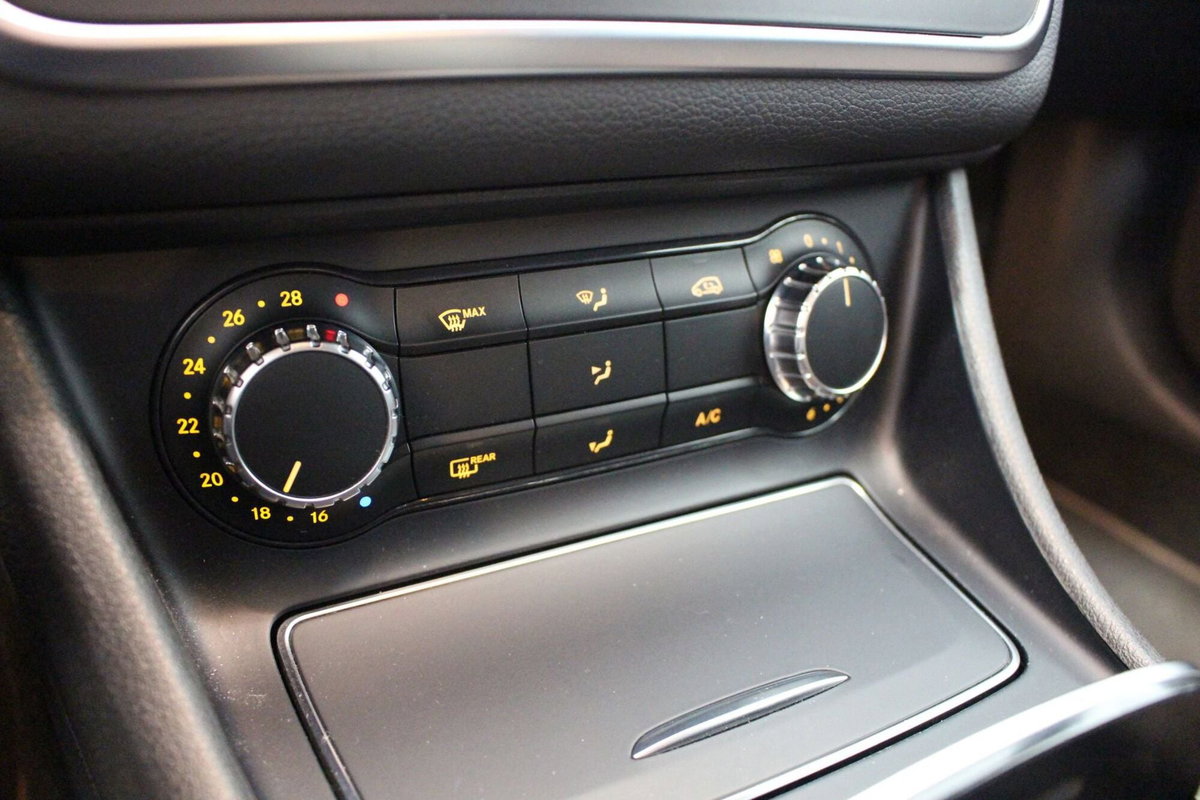 Mercedes-Benz CLA Shooting Brake 200 d Automatic Shooting Brake Premium (13)