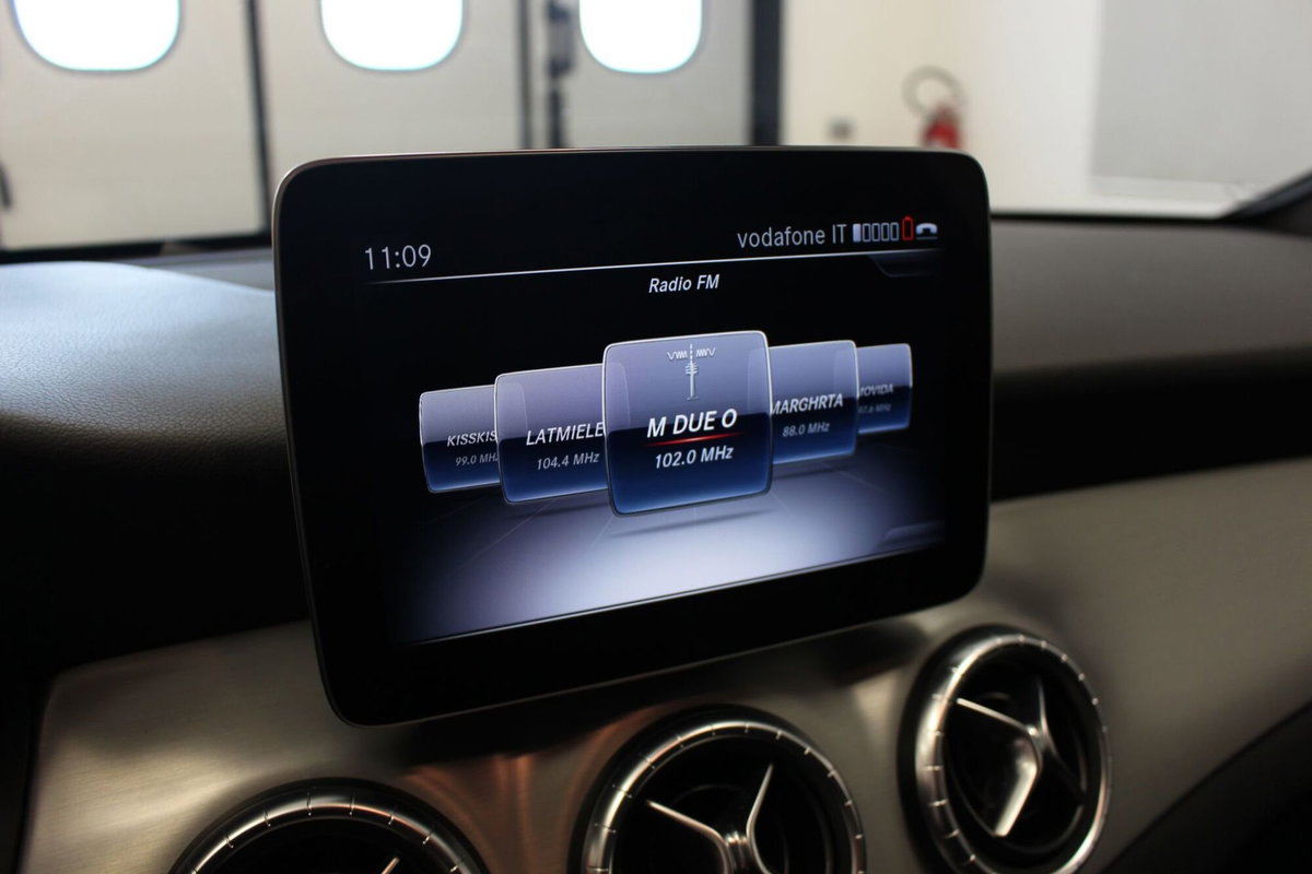 Mercedes-Benz CLA Shooting Brake 200 d Automatic Shooting Brake Premium (15)