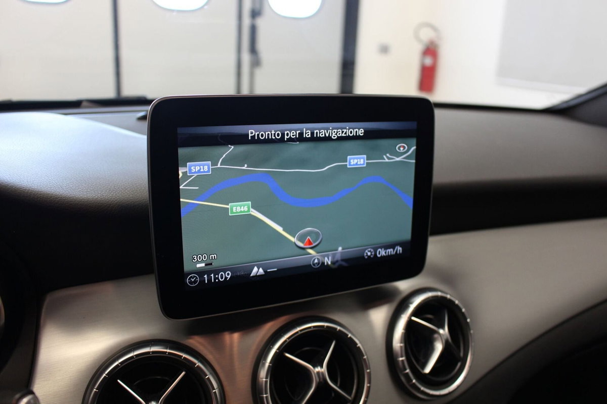 Mercedes-Benz CLA Shooting Brake 200 d Automatic Shooting Brake Premium (16)