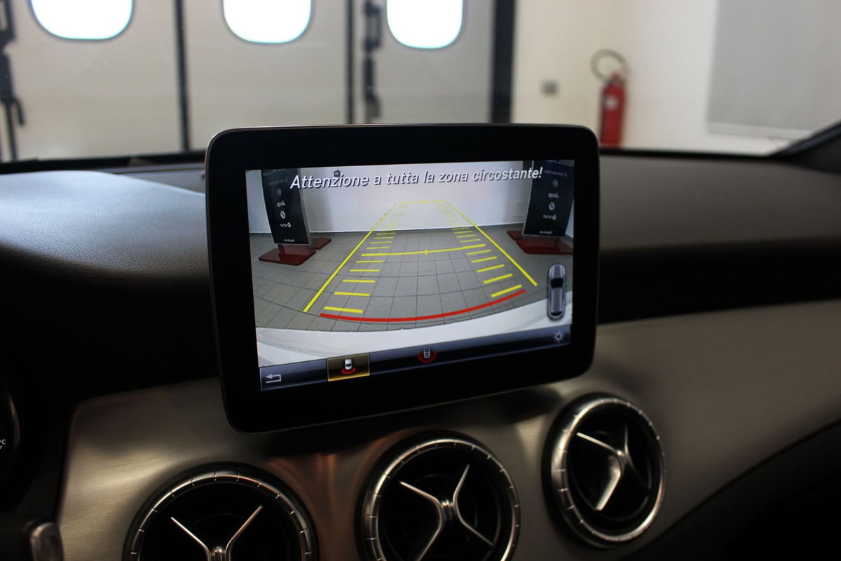 Mercedes-Benz CLA Shooting Brake 200 d Automatic Shooting Brake Premium (17)