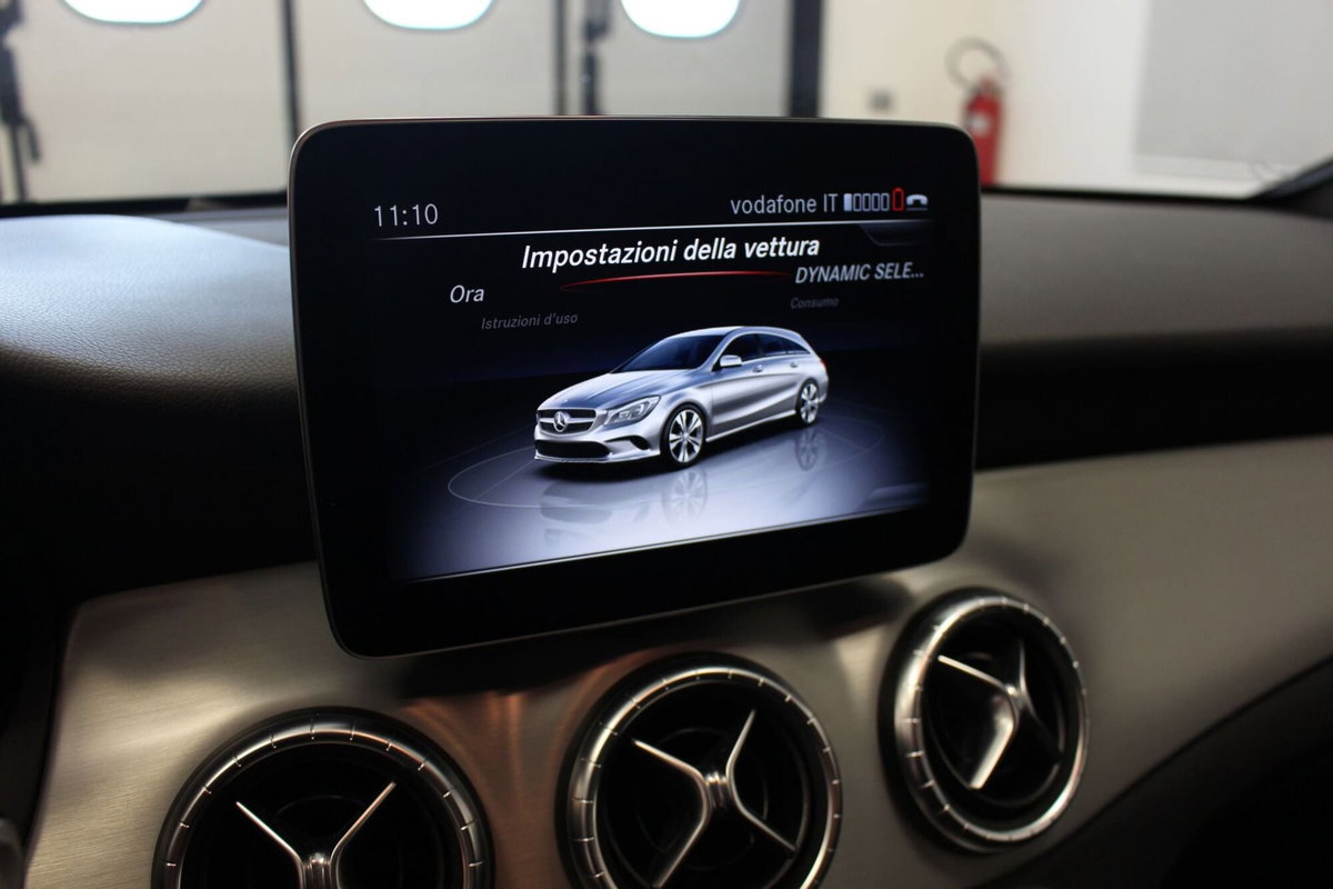 Mercedes-Benz CLA Shooting Brake 200 d Automatic Shooting Brake Premium (18)