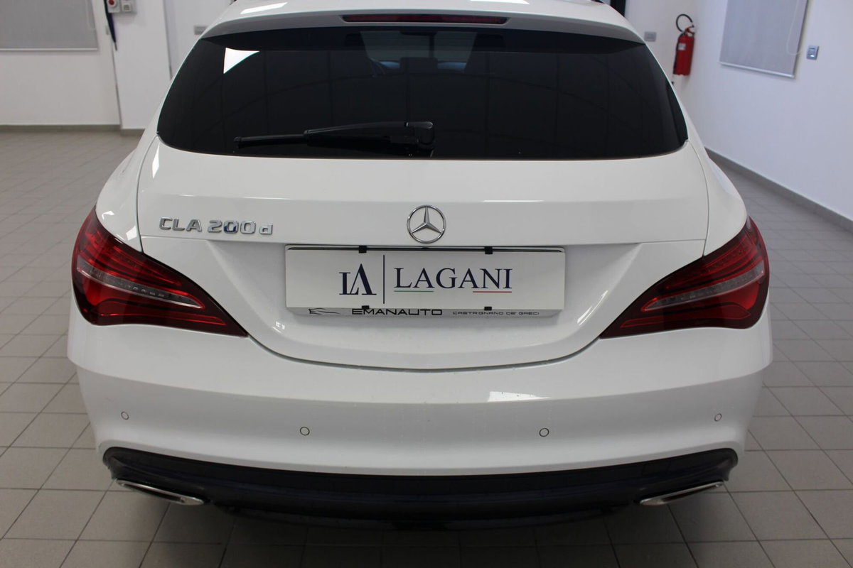 Mercedes-Benz CLA Shooting Brake 200 d Automatic Shooting Brake Premium (5)