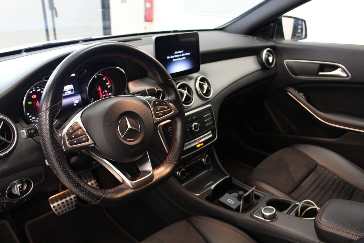 Mercedes-Benz CLA Shooting Brake 200 d Automatic Shooting Brake Premium (7)