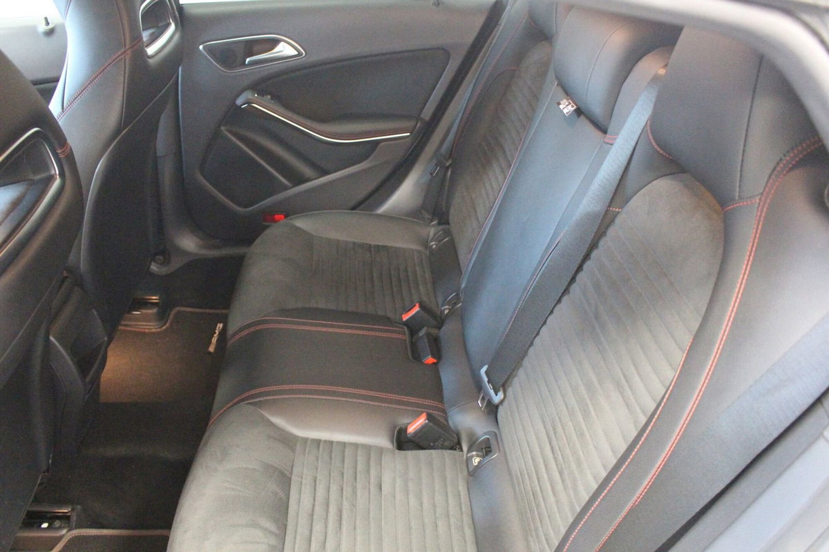 Mercedes-Benz CLA Shooting Brake 200 d Automatic Shooting Brake Premium (9)