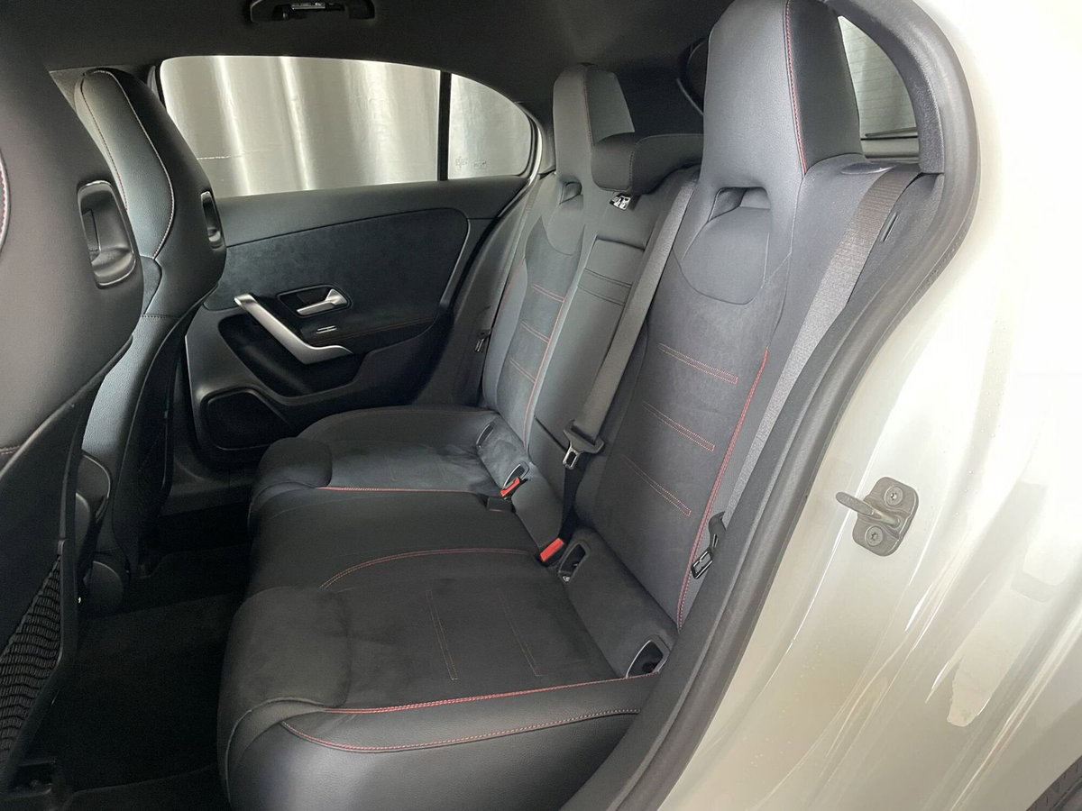 Mercedes-Benz Classe A 250 Automatic 4Matic Premium (10)