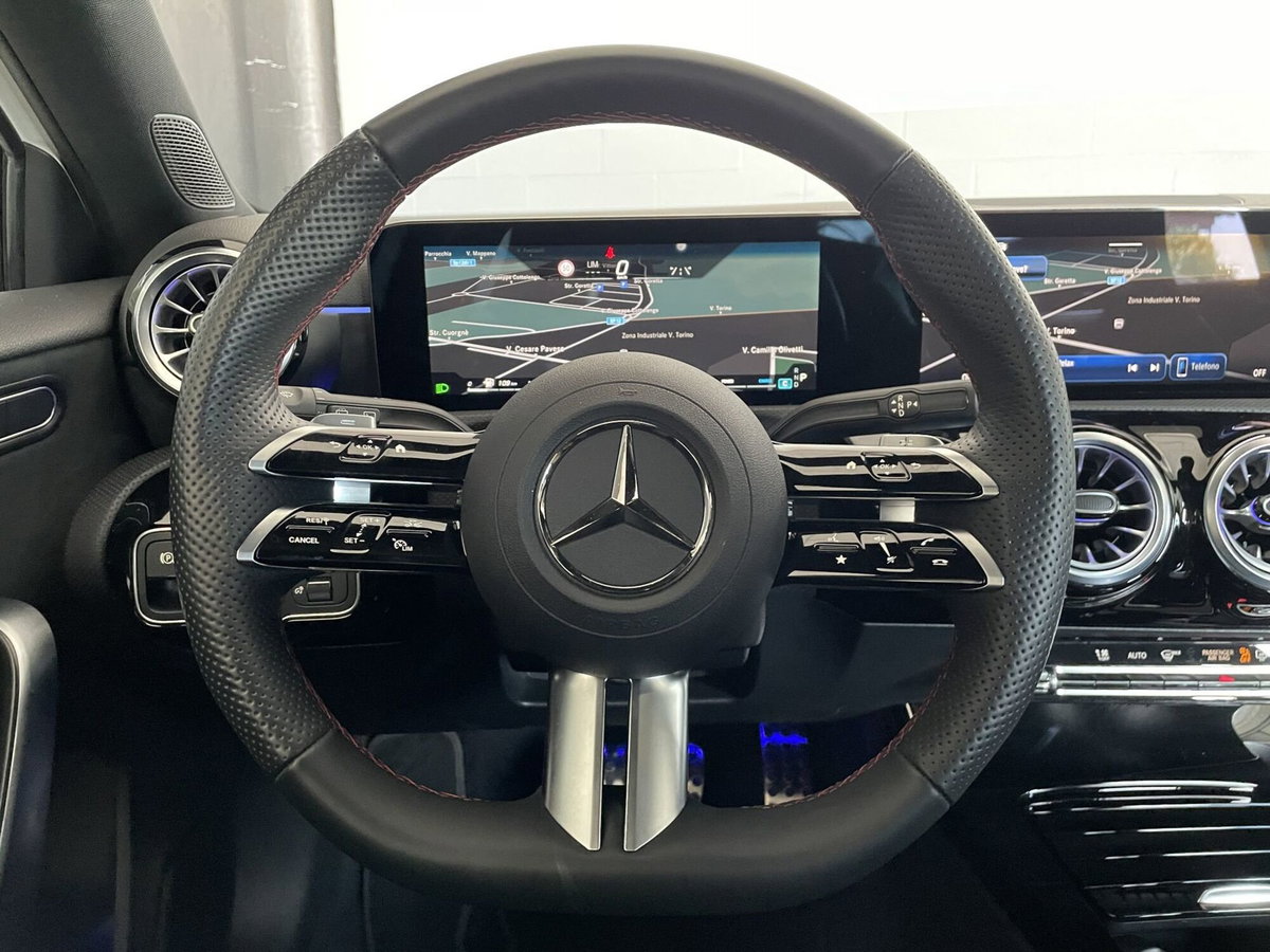 Mercedes-Benz Classe A 250 Automatic 4Matic Premium (12)