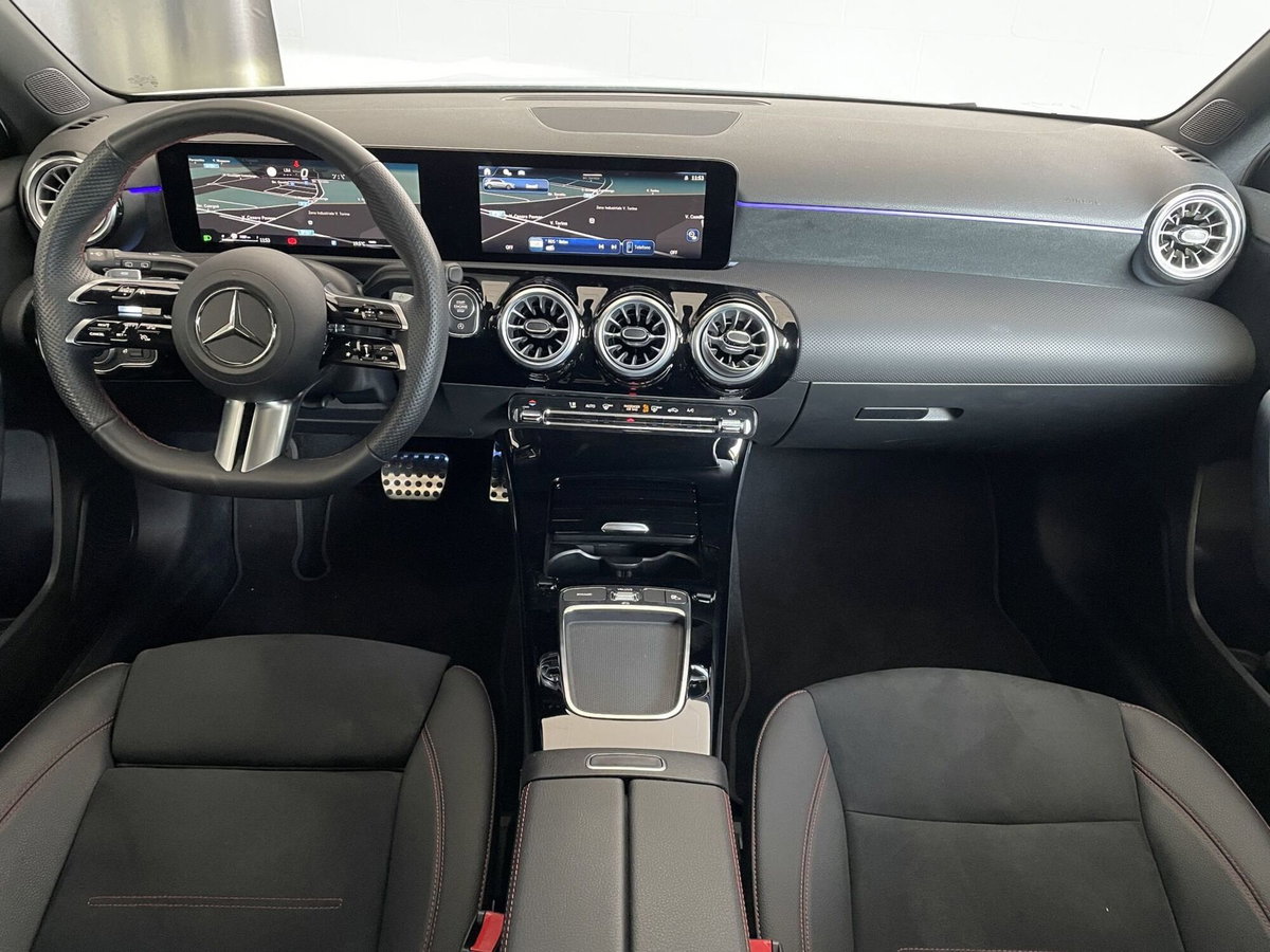 Mercedes-Benz Classe A 250 Automatic 4Matic Premium (14)