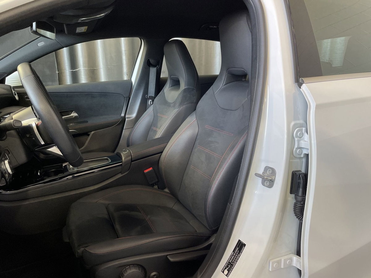 Mercedes-Benz Classe A 250 Automatic 4Matic Premium (9)