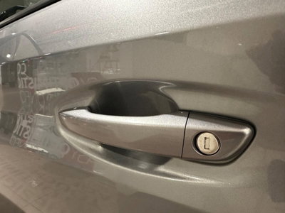 Peugeot 208 1.2 hybrid Style 110cv e-dcs 6 (11)