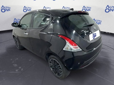 Lancia Ypsilon 1.0 FireFly 5 porte S&S Hybrid Silver Plus (3)