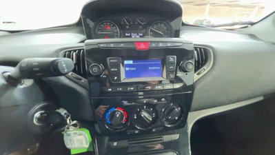 Lancia Ypsilon 1.0 FireFly 5 porte S&S Hybrid Silver Plus (5)