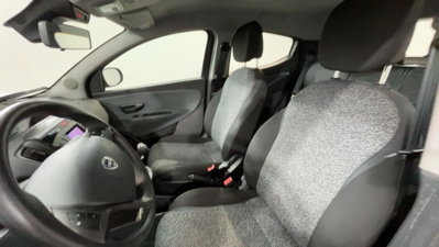Lancia Ypsilon 1.0 FireFly 5 porte S&S Hybrid Silver Plus (8)