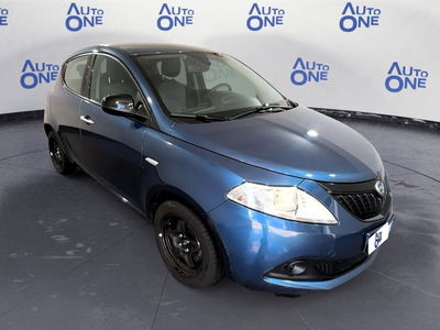 Lancia Ypsilon 1.0 FireFly 5 porte S&S Hybrid Silver Plus usata