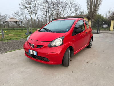 Toyota Aygo 1.0 12V VVT-i 3 porte Sol usata