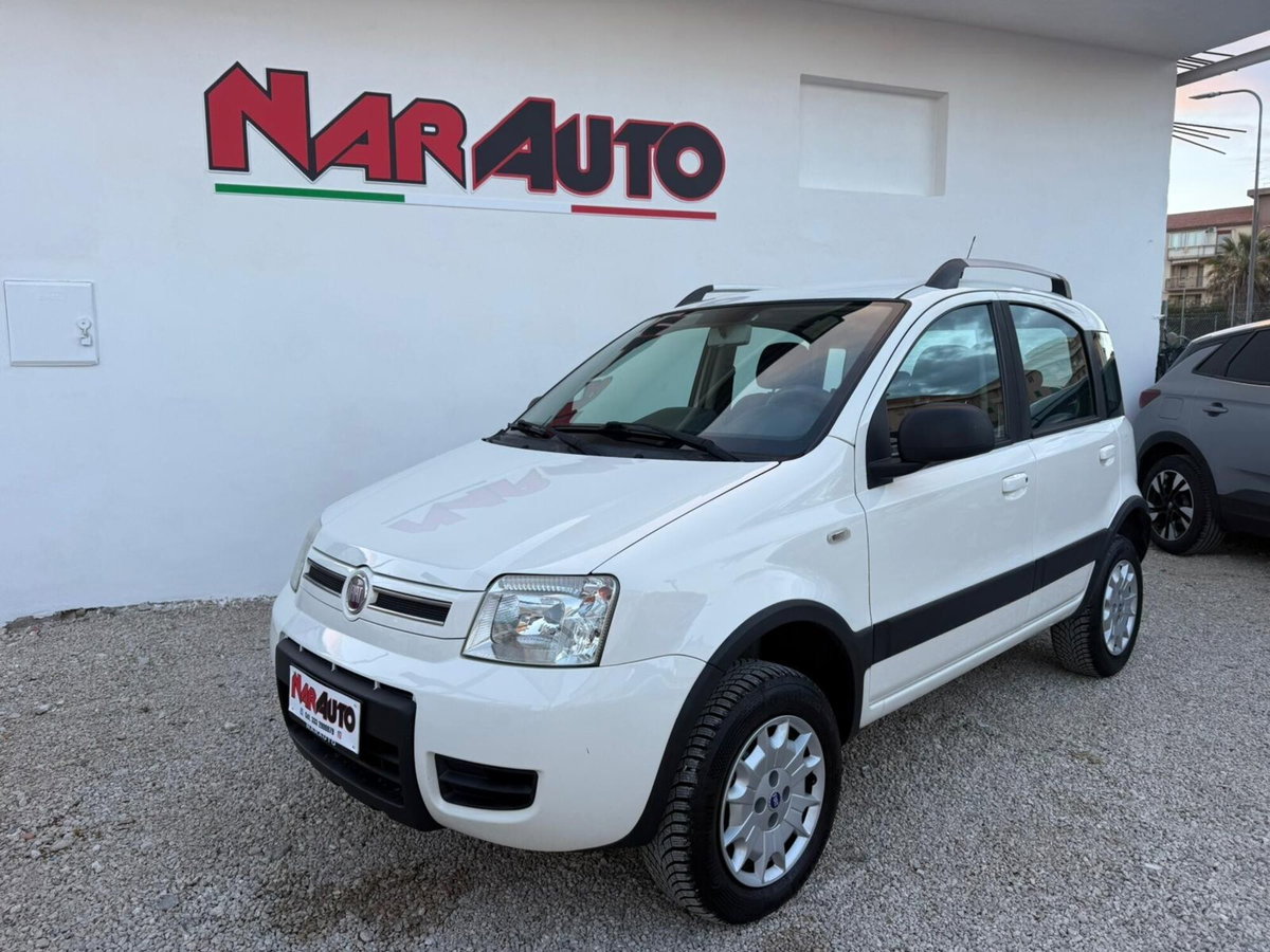 Fiat Panda 1.3 MJT 16V DPF 4x4 Climbing (2)