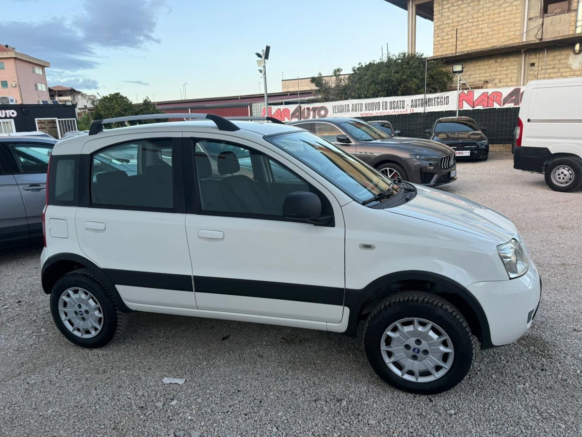 Fiat Panda 1.3 MJT 16V DPF 4x4 Climbing (5)