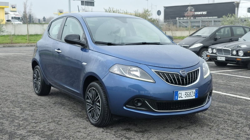 Lancia Ypsilon 16V Argento