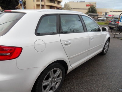 Audi A3 Sportback 1.6 TDI 105 CV CR S tronic Attraction (4)