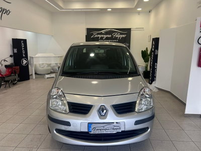 Renault Modus 1.5 dCi 85CV Initiale (2)