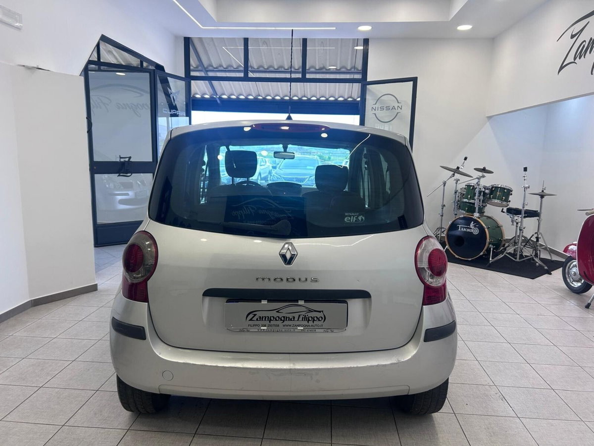 Renault Modus 1.5 dCi 85CV Initiale (3)