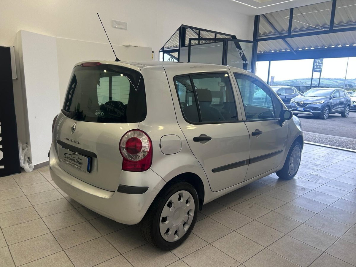 Renault Modus 1.5 dCi 85CV Initiale (4)