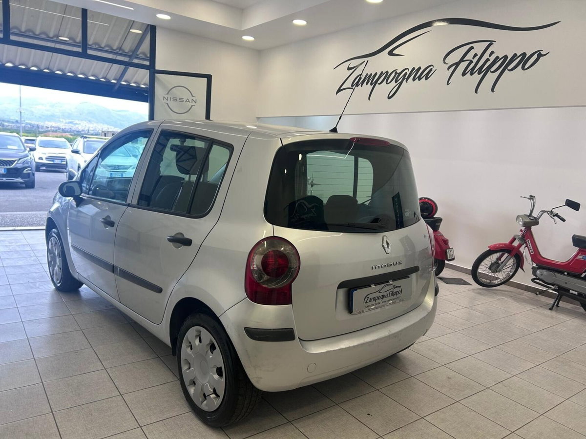 Renault Modus 1.5 dCi 85CV Initiale (6)