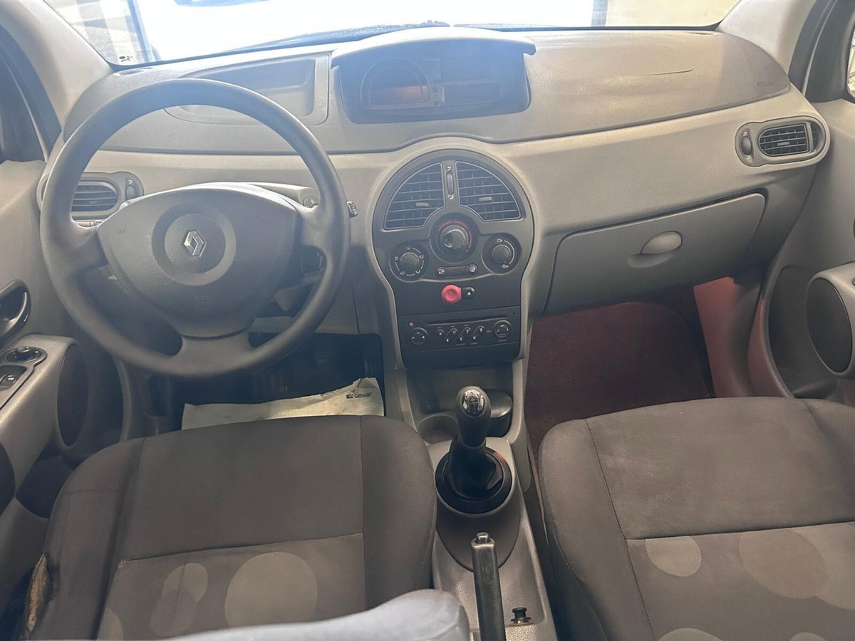 Renault Modus 1.5 dCi 85CV Initiale (8)
