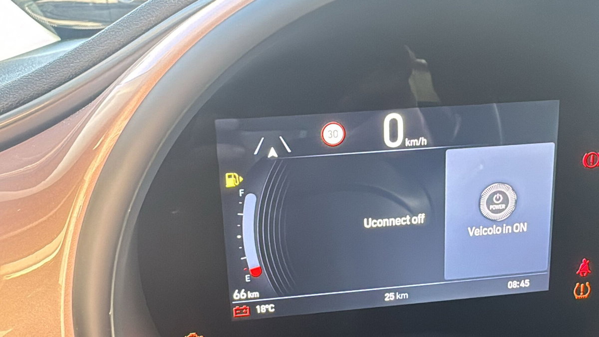 Fiat 500 1.0 Hybrid Red (12)