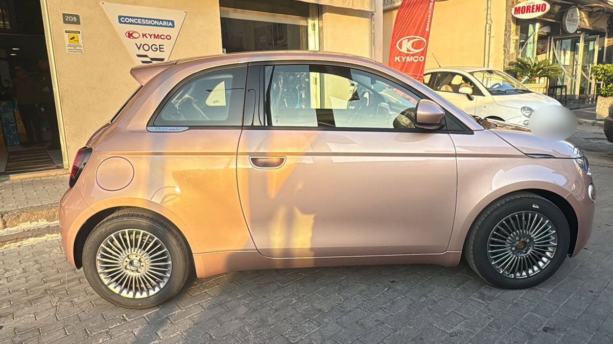 Fiat 500 1.0 Hybrid Red (2)