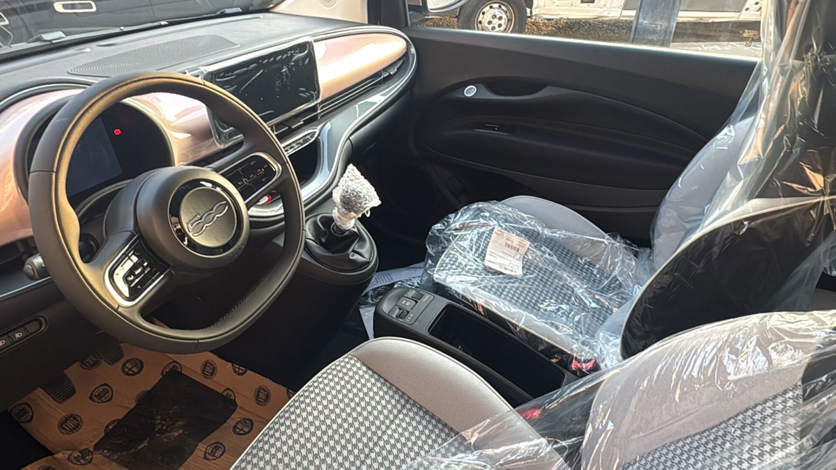 Fiat 500 1.0 Hybrid Red (9)