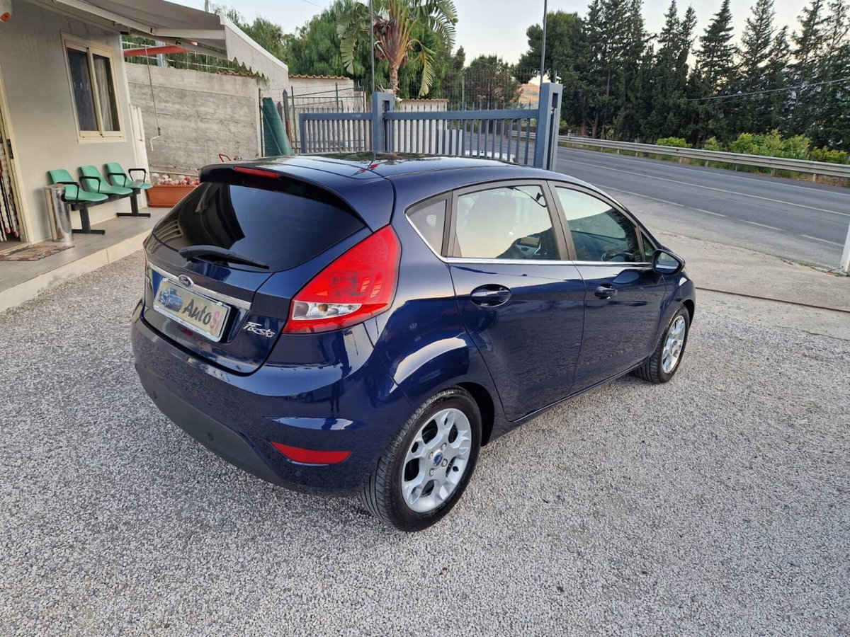 Ford Fiesta Ikon 1.6 TDCi 95CV 5 porte (10)
