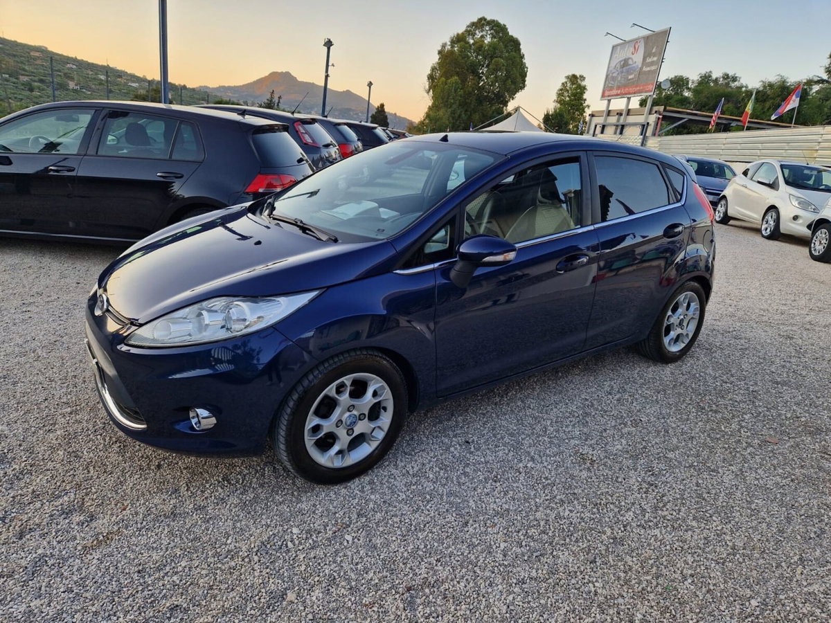 Ford Fiesta Ikon 1.6 TDCi 95CV 5 porte (4)