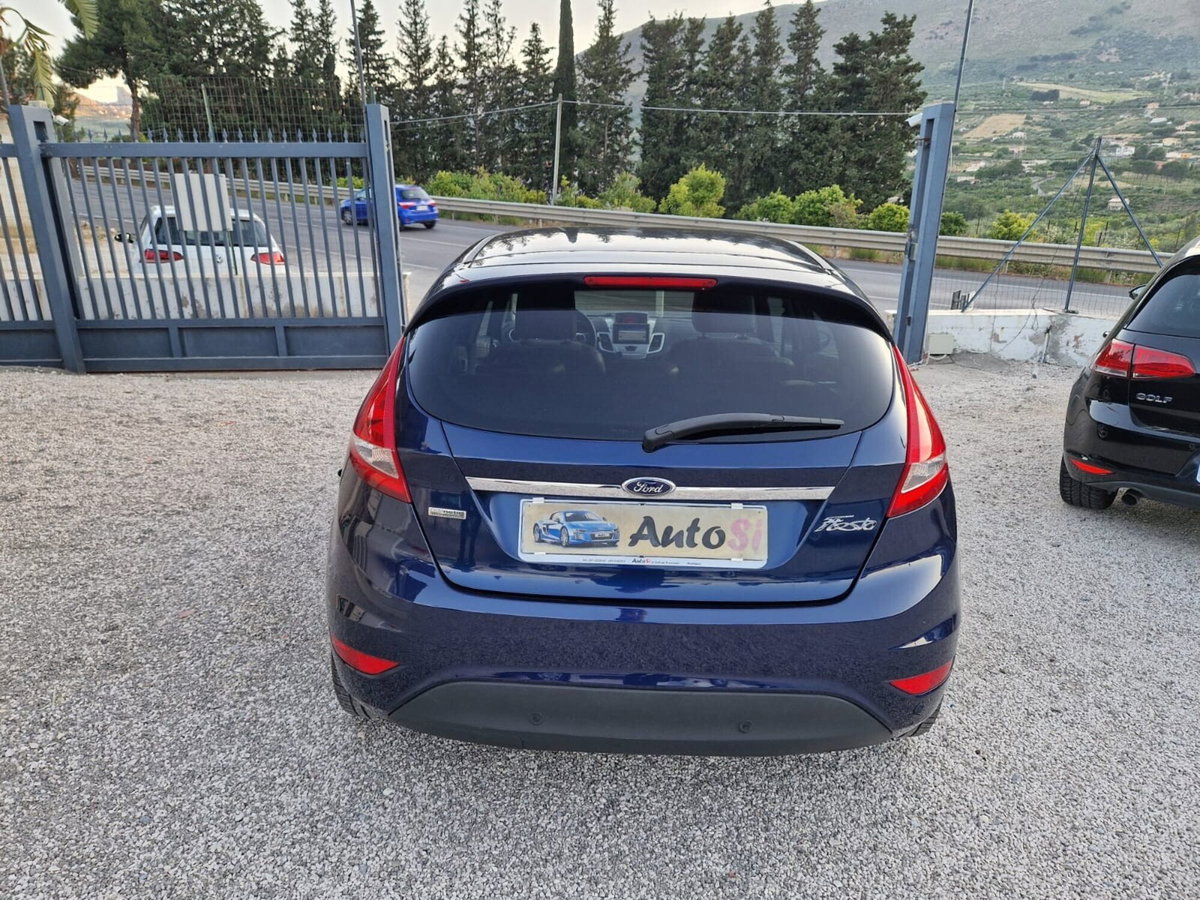 Ford Fiesta Ikon 1.6 TDCi 95CV 5 porte (5)