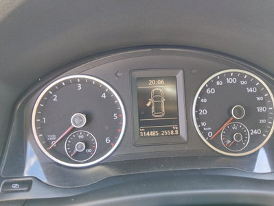 Volkswagen Tiguan 2.0 TDI DPF 4MOTION DSG Sport & Style (19)