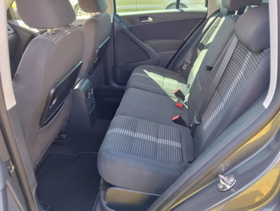 Volkswagen Tiguan 2.0 TDI DPF 4MOTION DSG Sport & Style (9)