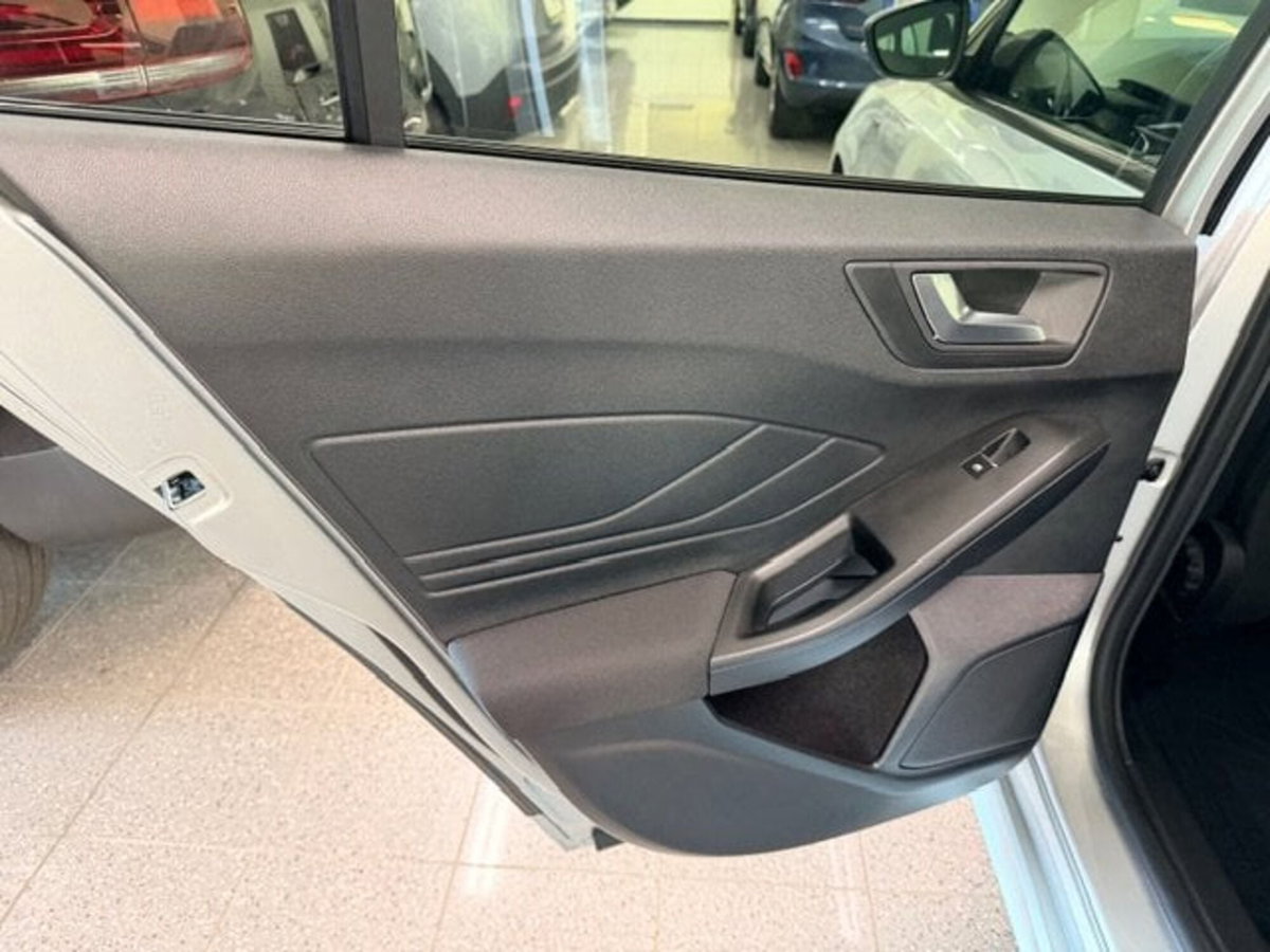 Ford Focus Station Wagon 1.0 EcoBoost 125 CV Start&Stop SW ST Line (10)