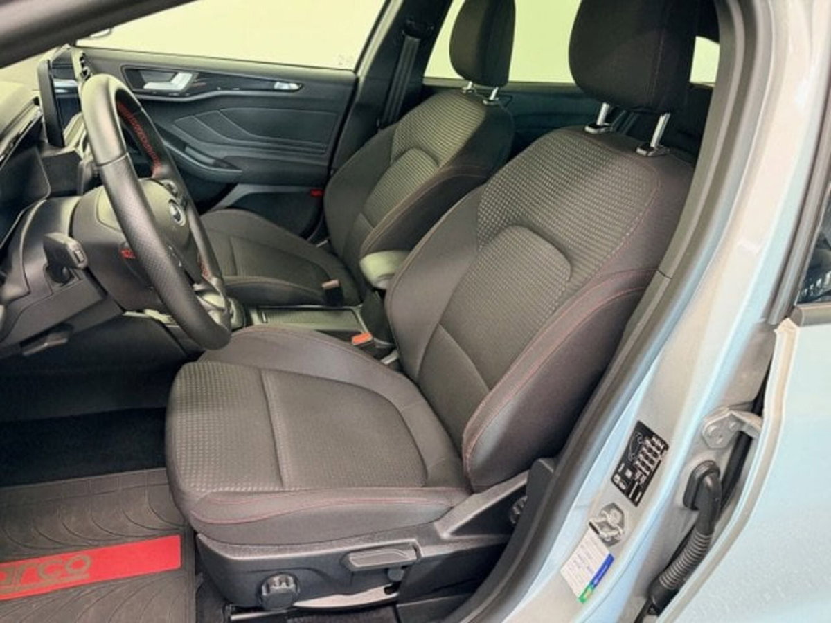 Ford Focus Station Wagon 1.0 EcoBoost 125 CV Start&Stop SW ST Line (13)