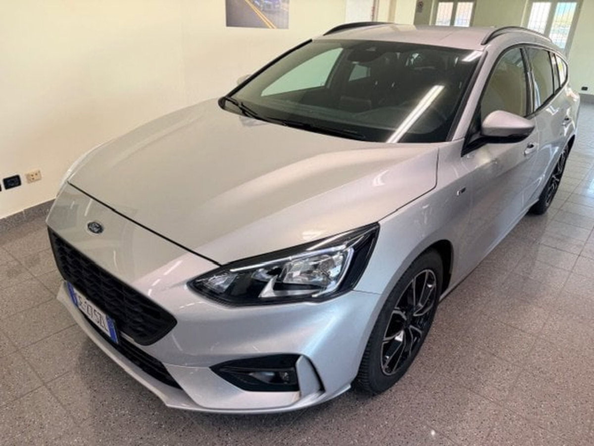 Ford Focus Station Wagon 1.0 EcoBoost 125 CV Start&Stop SW ST Line (2)
