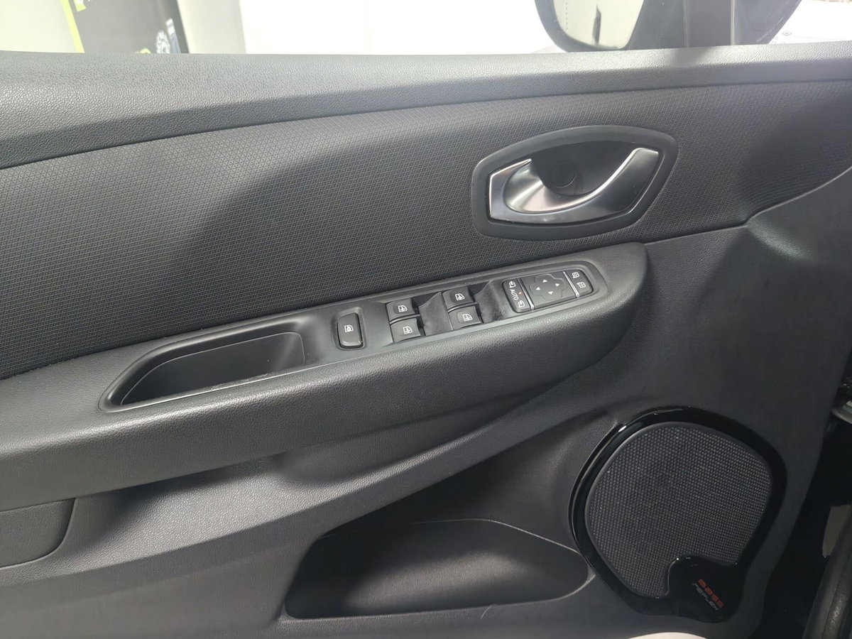 Renault Clio dCi 8V 75 CV Start&Stop 5 porte Energy Intens (14)